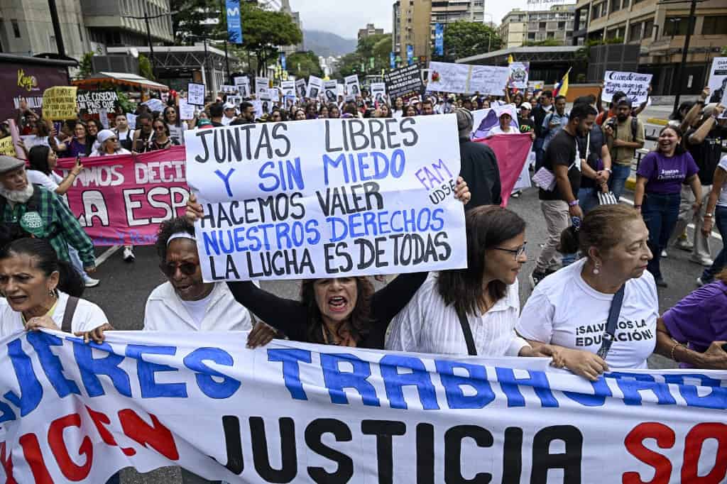 Women march in Venezuela for freedom of female political prisoners on Women’s Day