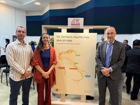 Amb. Davoli inaugurates the exhibition 'Va pensiero-uno sguardo lungo 8 mila km' (Go thought-a view stretching 8,000 km).
