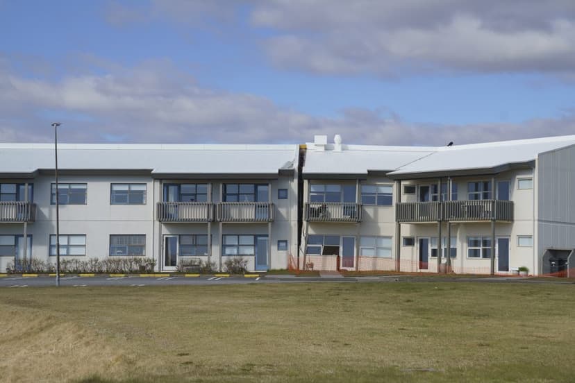 Demolition of Damaged Homes Begins in Grindavík, Iceland