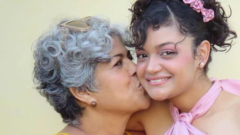 Mother of Cuban YouTuber Threatened with Prison