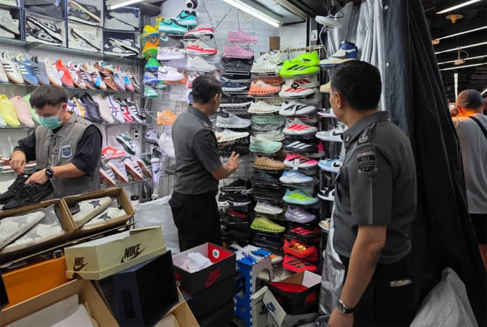 Counterfeit Goods Worth B30 Million Seized at Bangkok's MBK Mall