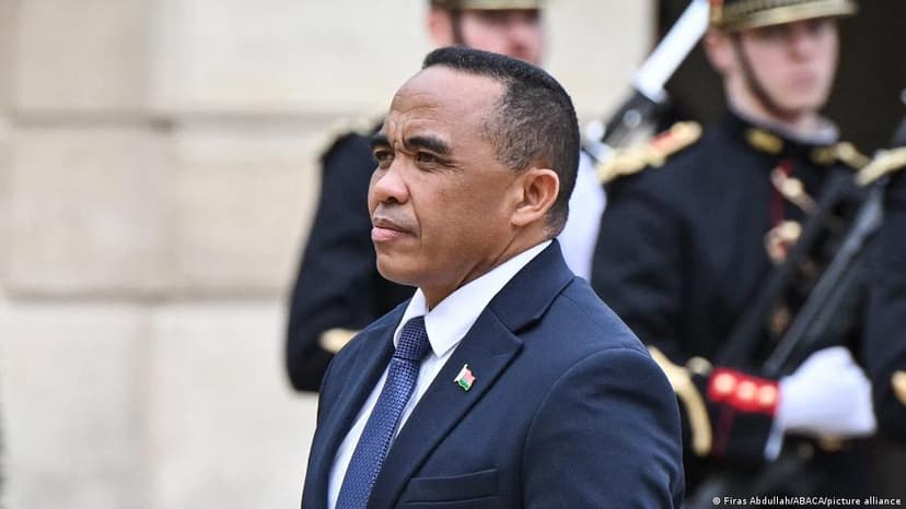 Madagascar strongman sacks government after just 5 months
