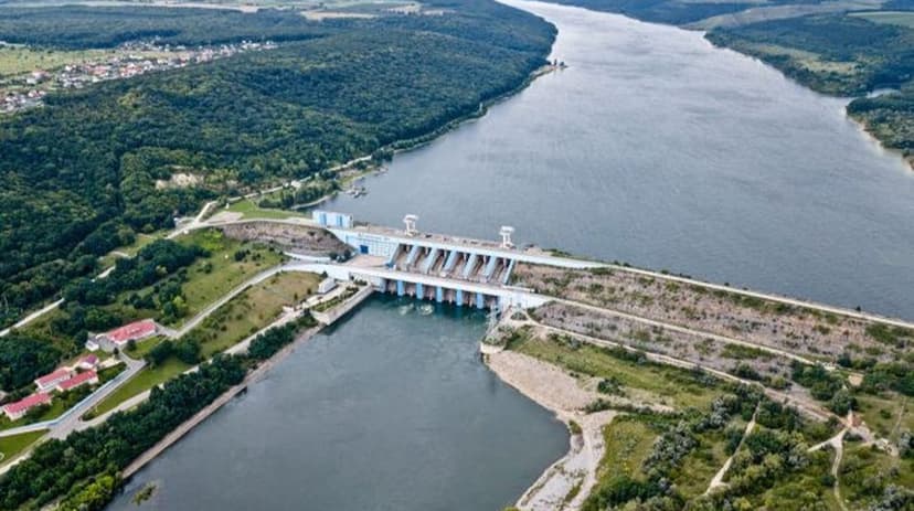 Moldovan PM Monitors Dnister River Pollution After Russian Attack